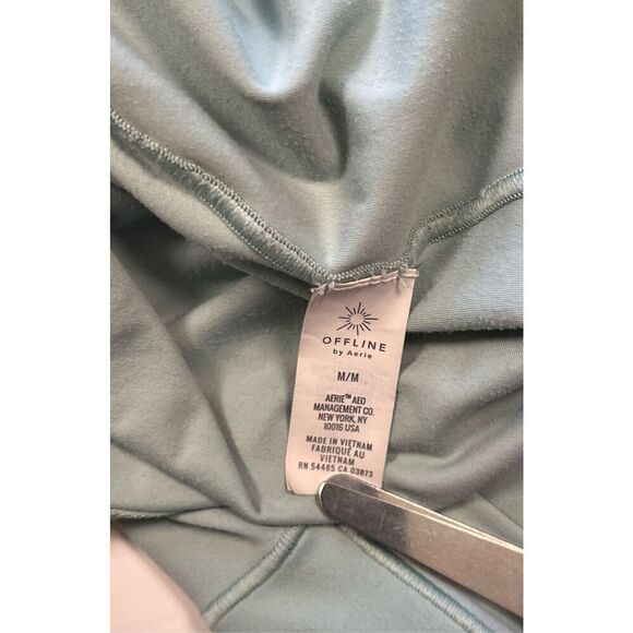 OFFLINE by Aerie Seamless Mock Neck Athleisure Long Sleeve Crop Top Size Medium - Picture 6 of 8